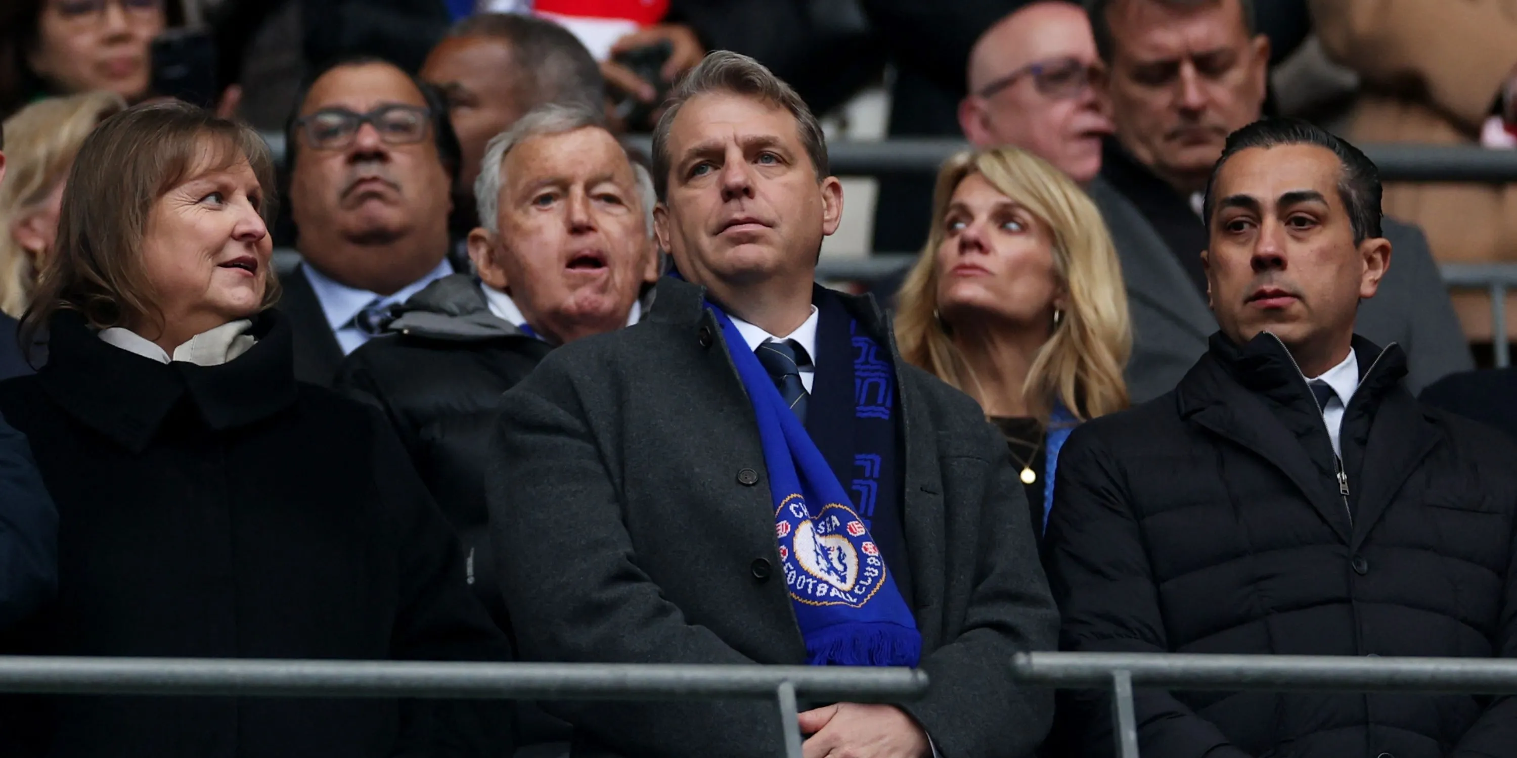Đồng chủ sở hữu Chelsea Todd Boehly và Behdad Eghbali theo dõi trận đấu Premier League