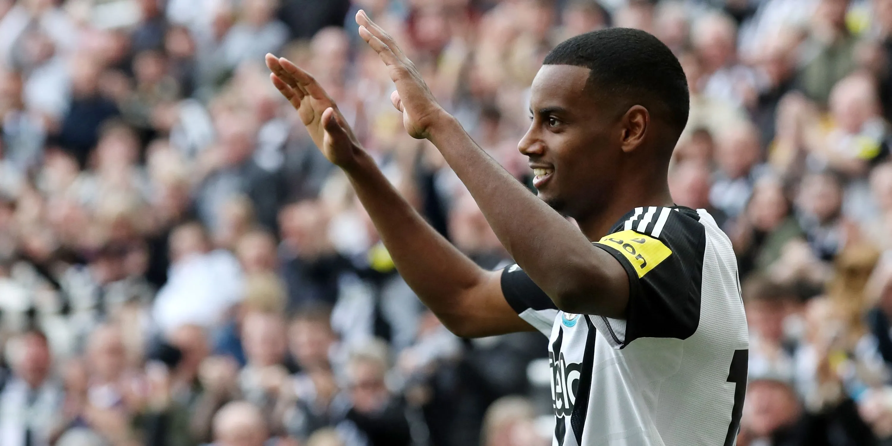 Tiền đạo Alexander Isak của Newcastle United ăn mừng bàn thắng