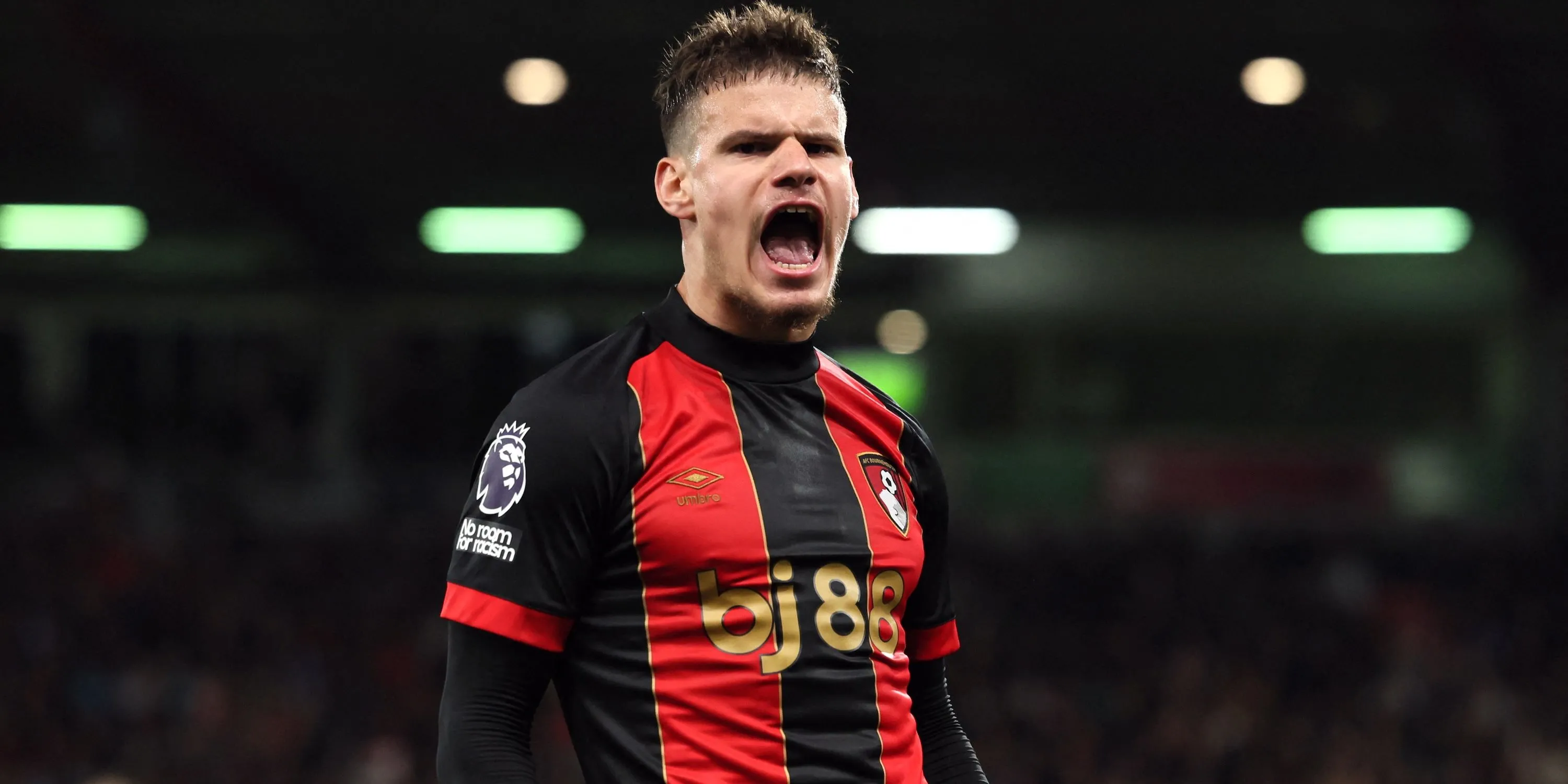 Hậu vệ Milos Kerkez của Bournemouth chuẩn bị gia nhập Liverpool