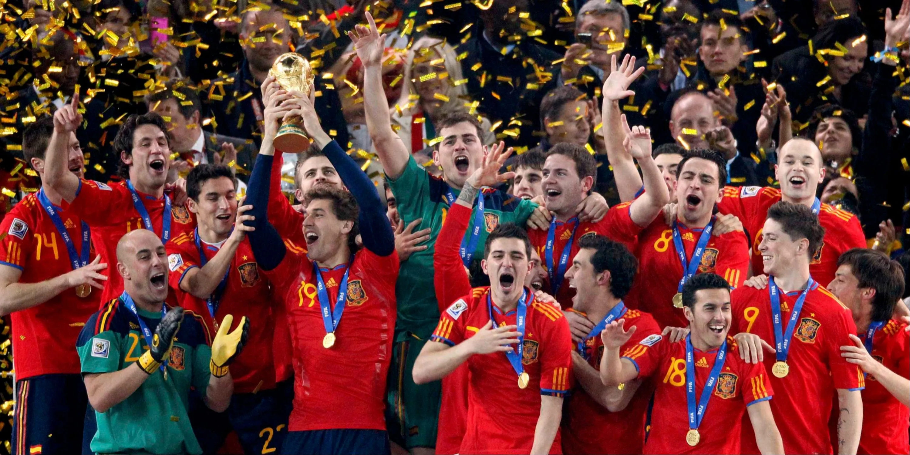 Các cầu thủ đội tuyển Tây Ban Nha ăn mừng chức vô địch World Cup 2010, đỉnh cao kỷ nguyên thống trị