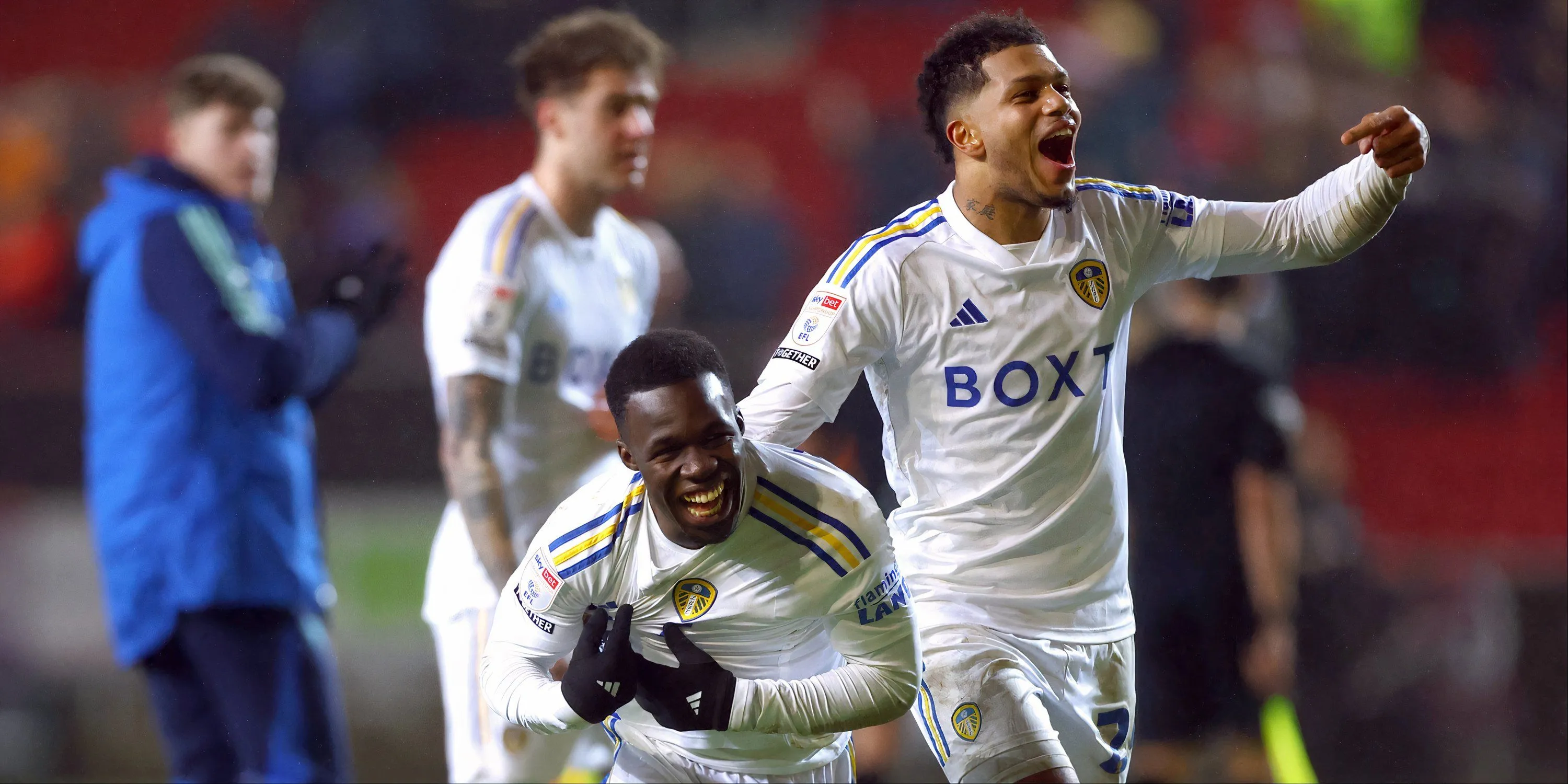 Cầu thủ Gnonto và Rutter của Leeds United