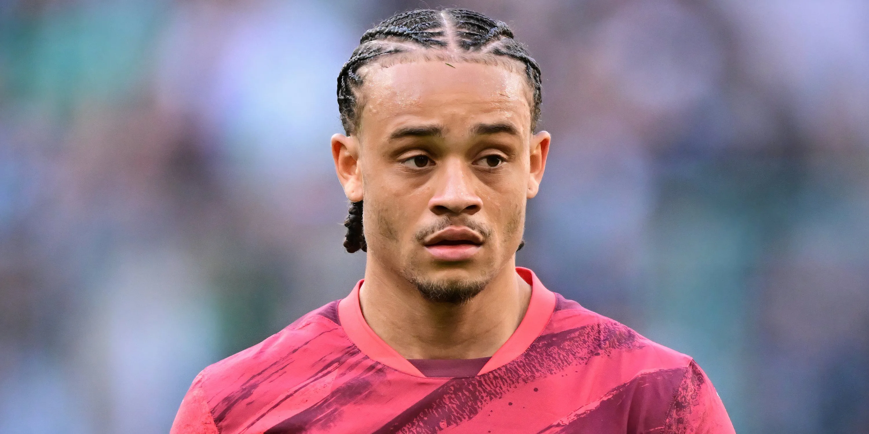 Cầu thủ Xavi Simons thi đấu năng nổ trong màu áo RB Leipzig tại Bundesliga.
