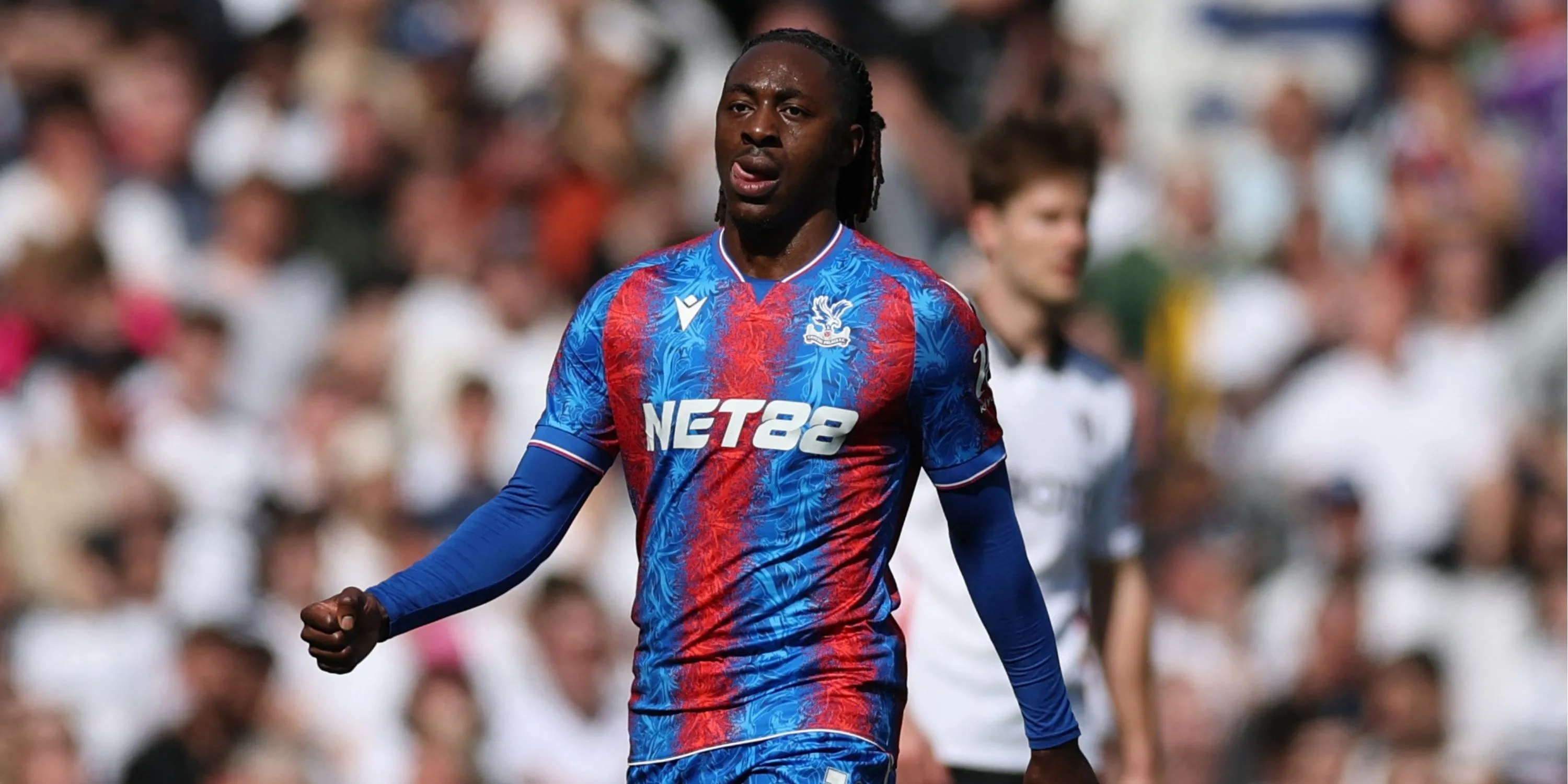 Eberechi Eze thi đấu cho Crystal Palace