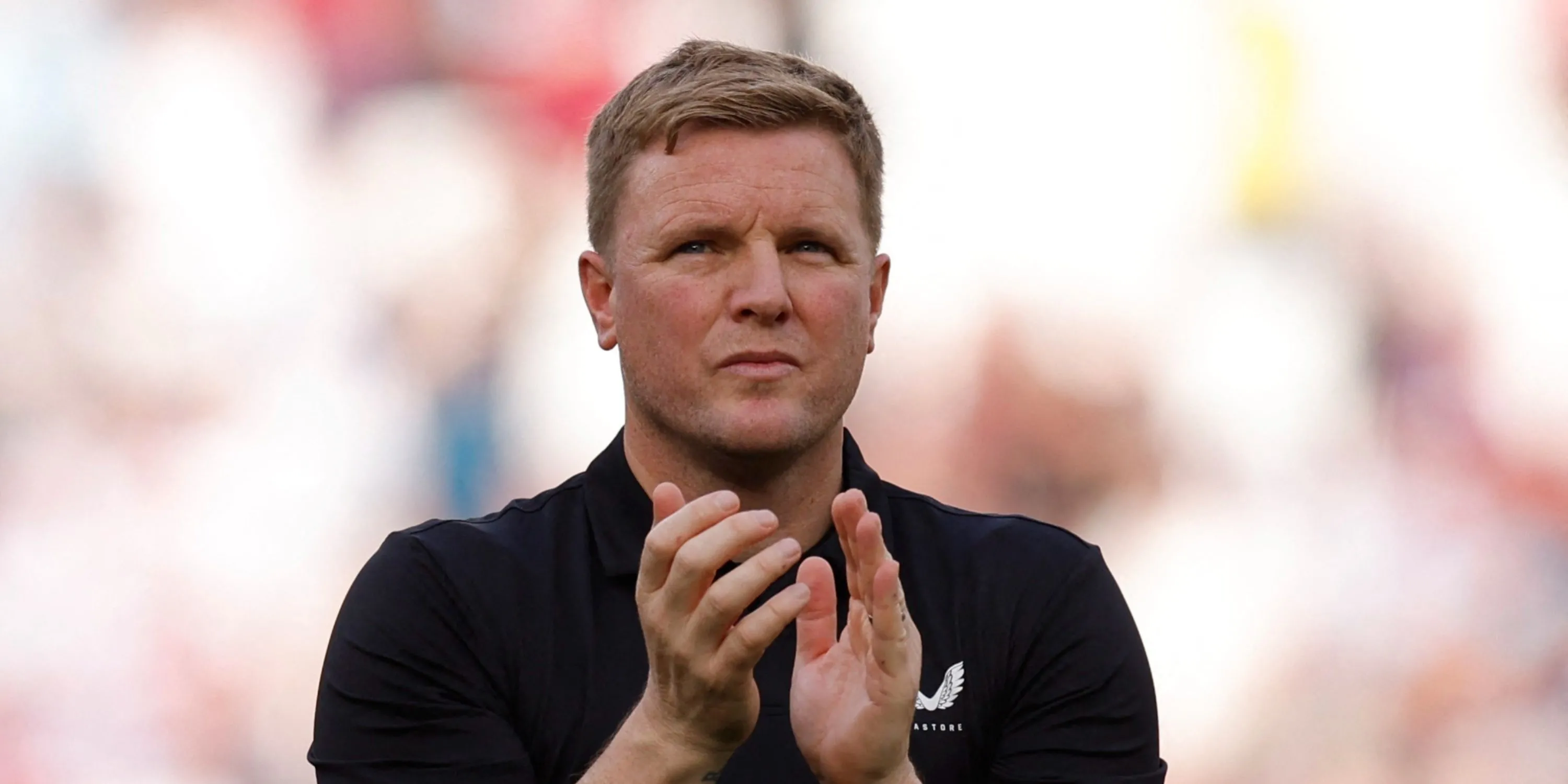 Eddie Howe chỉ đạo các cầu thủ Newcastle United tại Premier League