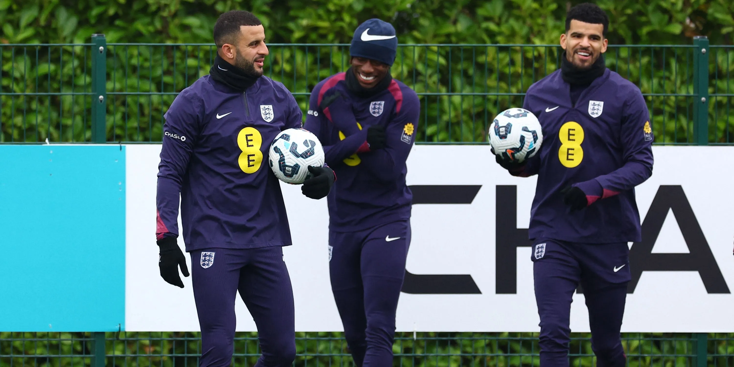 Kyle Walker, Dominic Solanke và Noni Madueke tập luyện cùng đội tuyển Anh