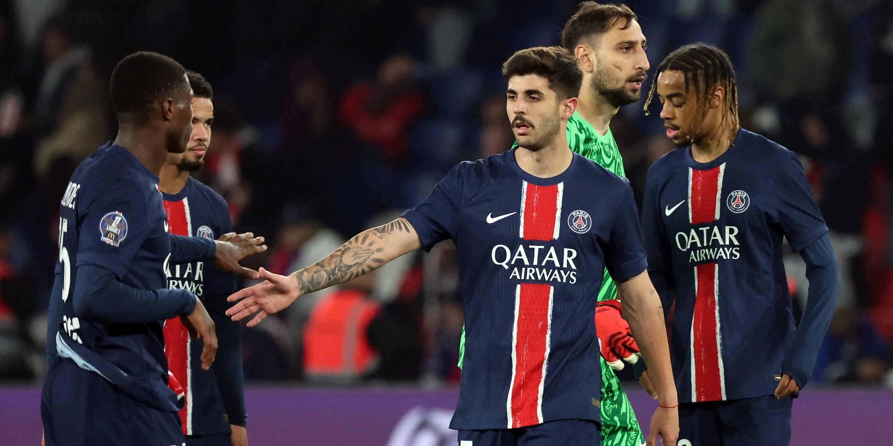 Lucas Beraldo cùng đồng đội tại PSG, mục tiêu của Manchester United