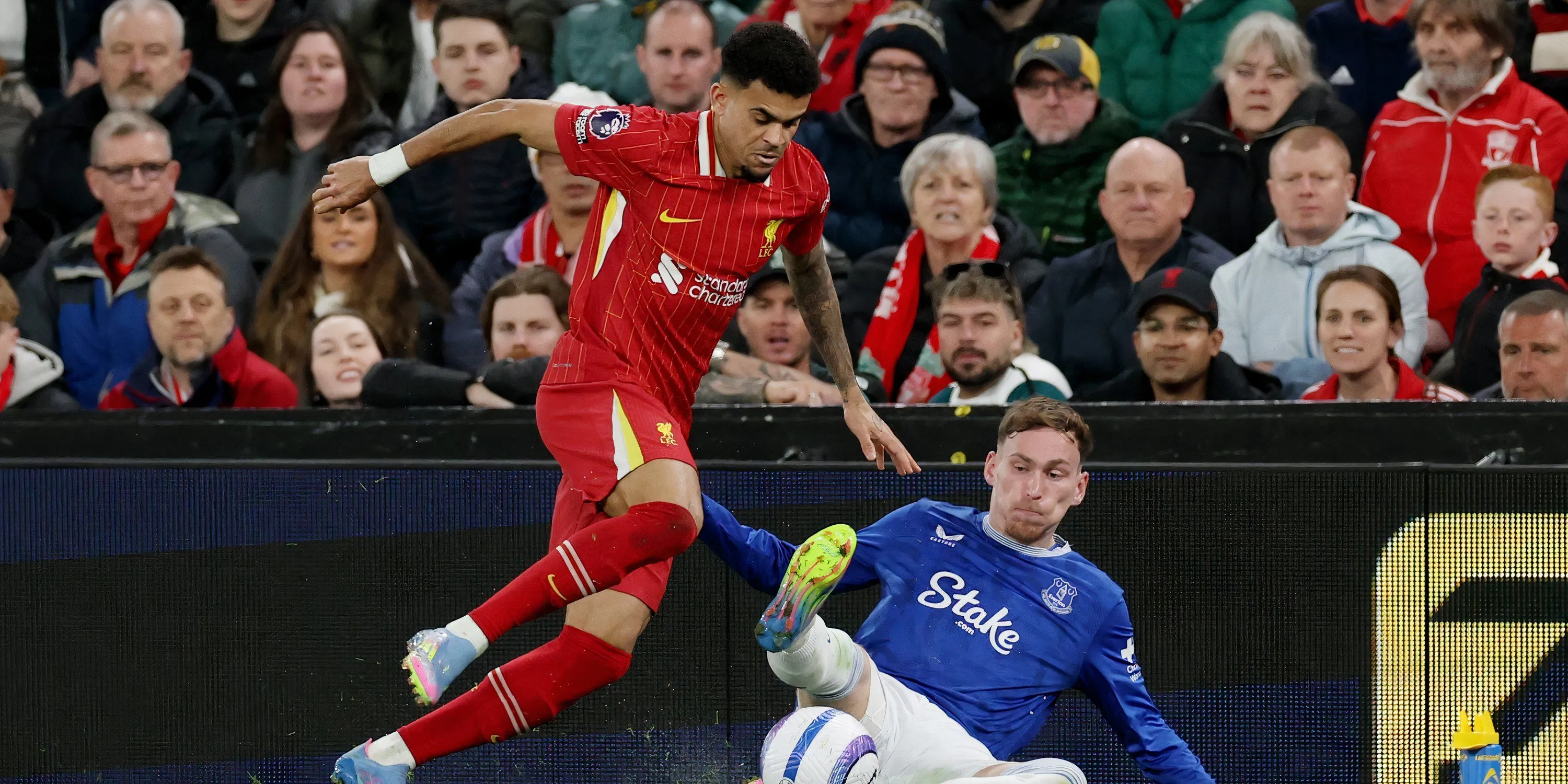 Tiền đạo Luis Diaz thi đấu cho Liverpool, cầu thủ được Bayern Munich theo đuổi