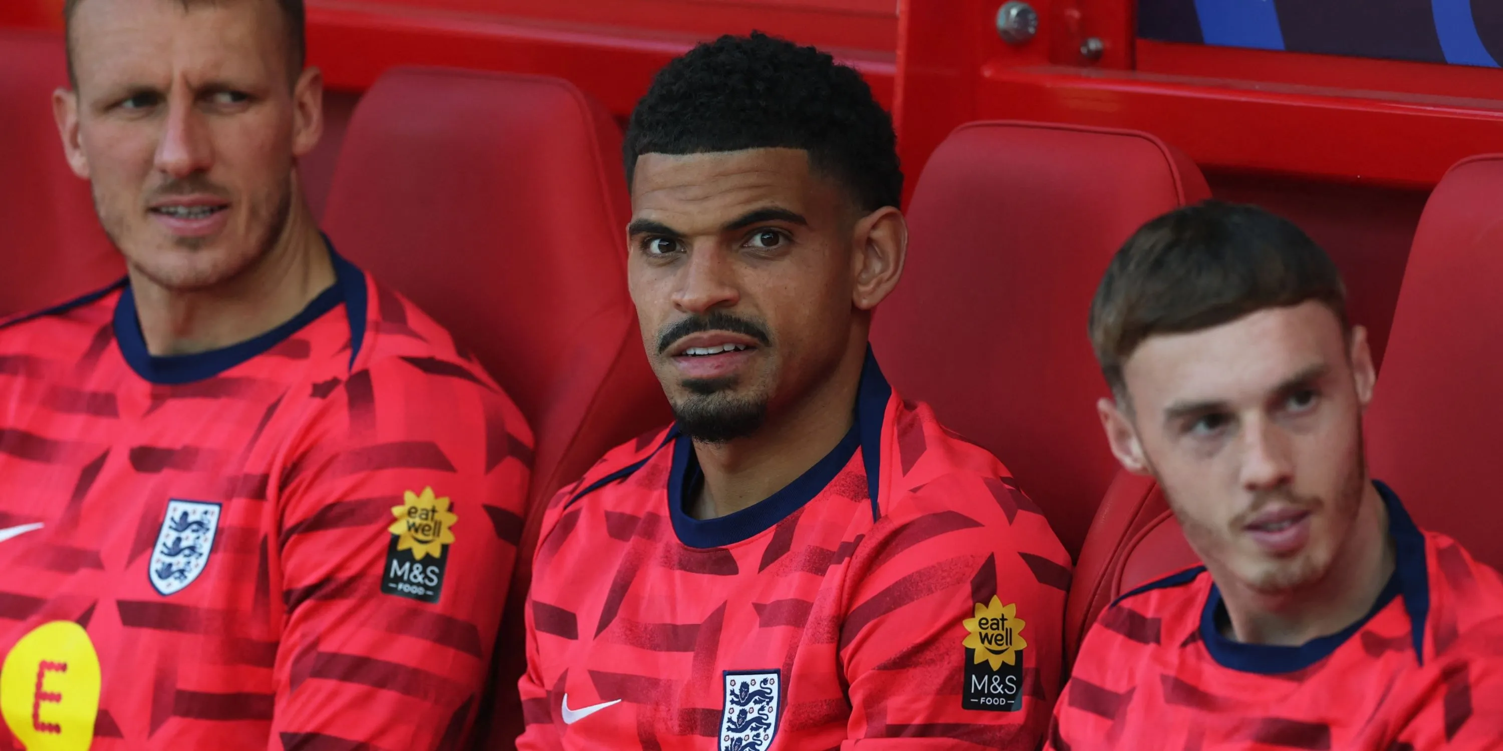 Tiền vệ Morgan Gibbs-White trong màu áo tuyển Anh, cầu thủ được Tottenham săn đón.