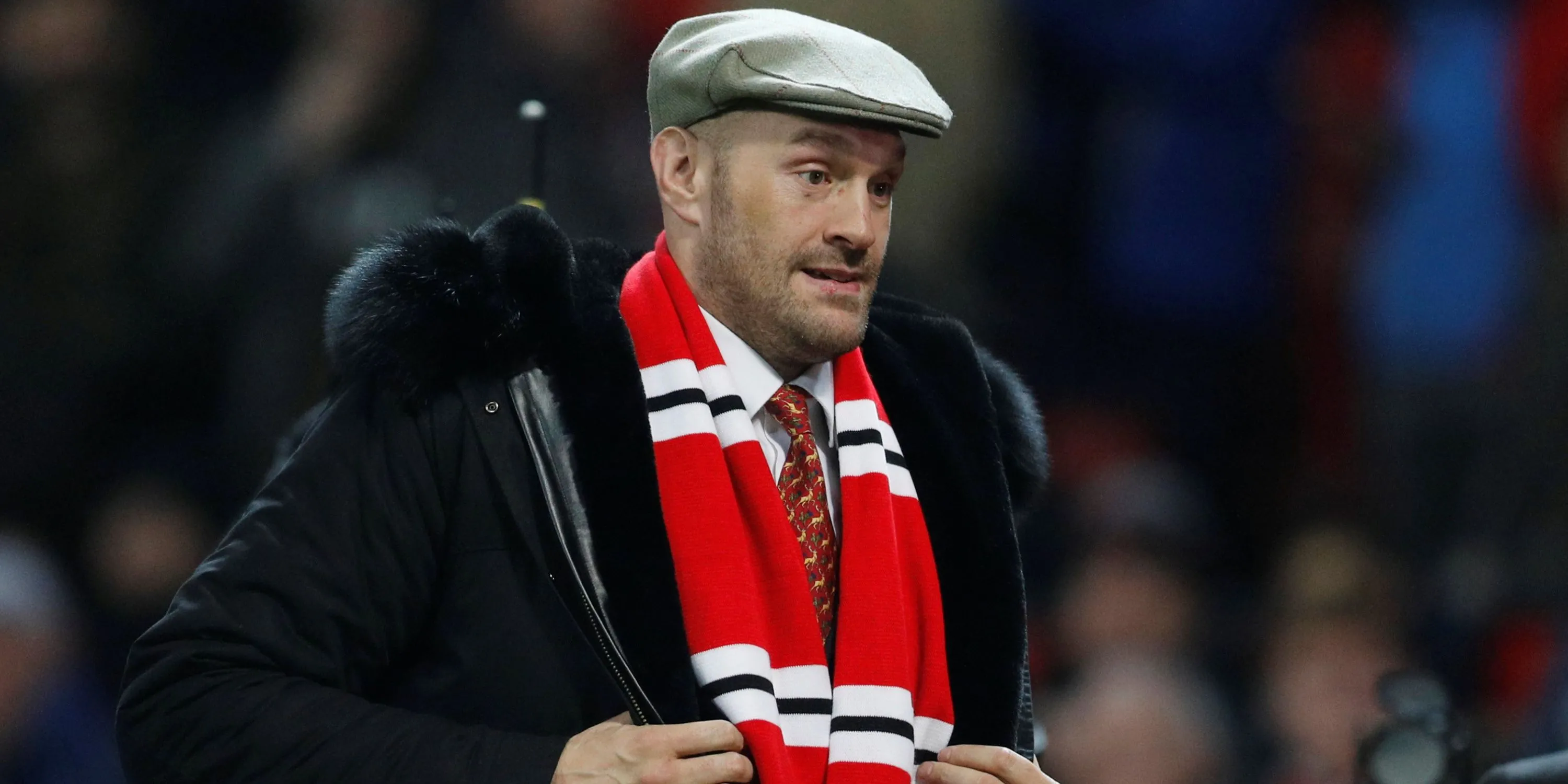 Tyson Fury, võ sĩ quyền anh hạng nặng và fan của Manchester United tại Old Trafford