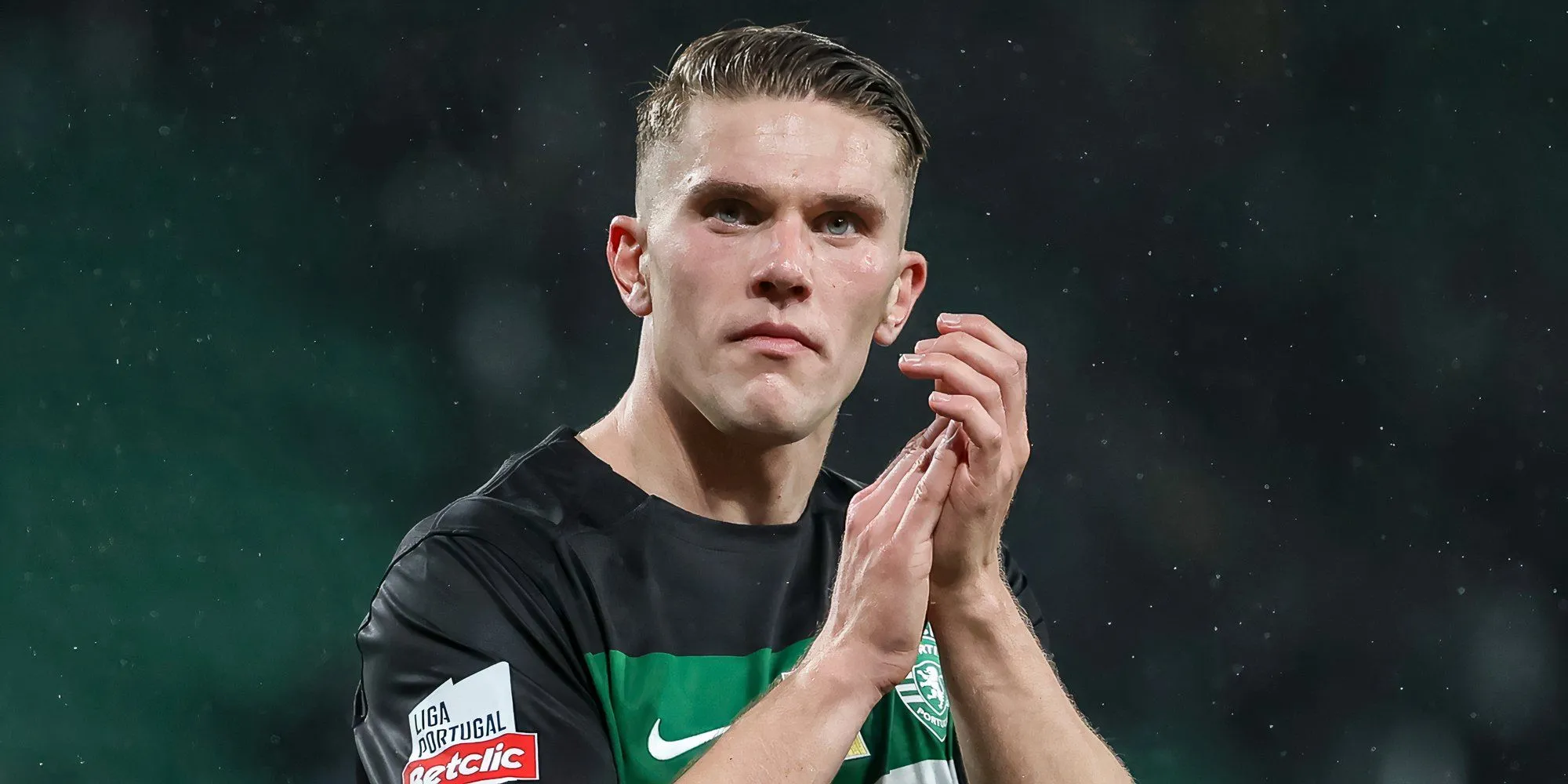 Viktor Gyokeres trong bộ đồ tập, liên quan đến việc không trở lại Sporting