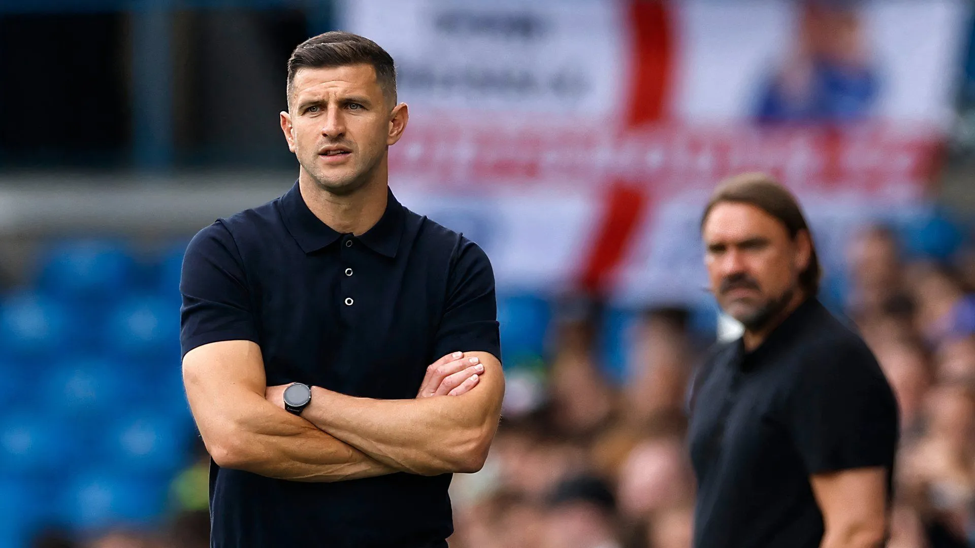 HLV John Mousinho của Portsmouth thảo luận về kế hoạch chuyển nhượng.
