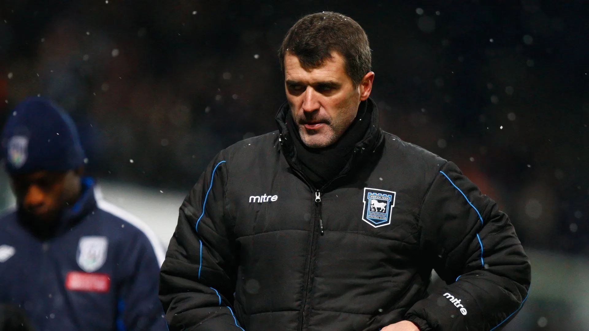 HLV Roy Keane đối mặt với gánh nặng tài chính từ hợp đồng Luciano Civelli tại Ipswich Town
