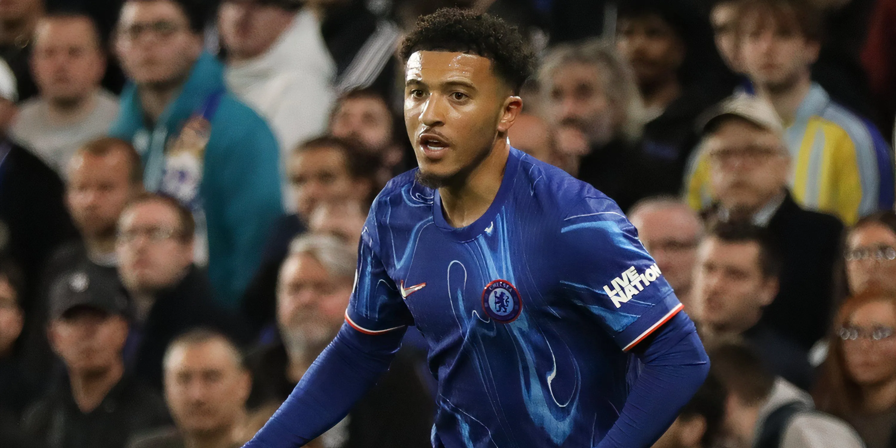 Jadon Sancho trong một pha bóng tấn công khi khoác áo Chelsea