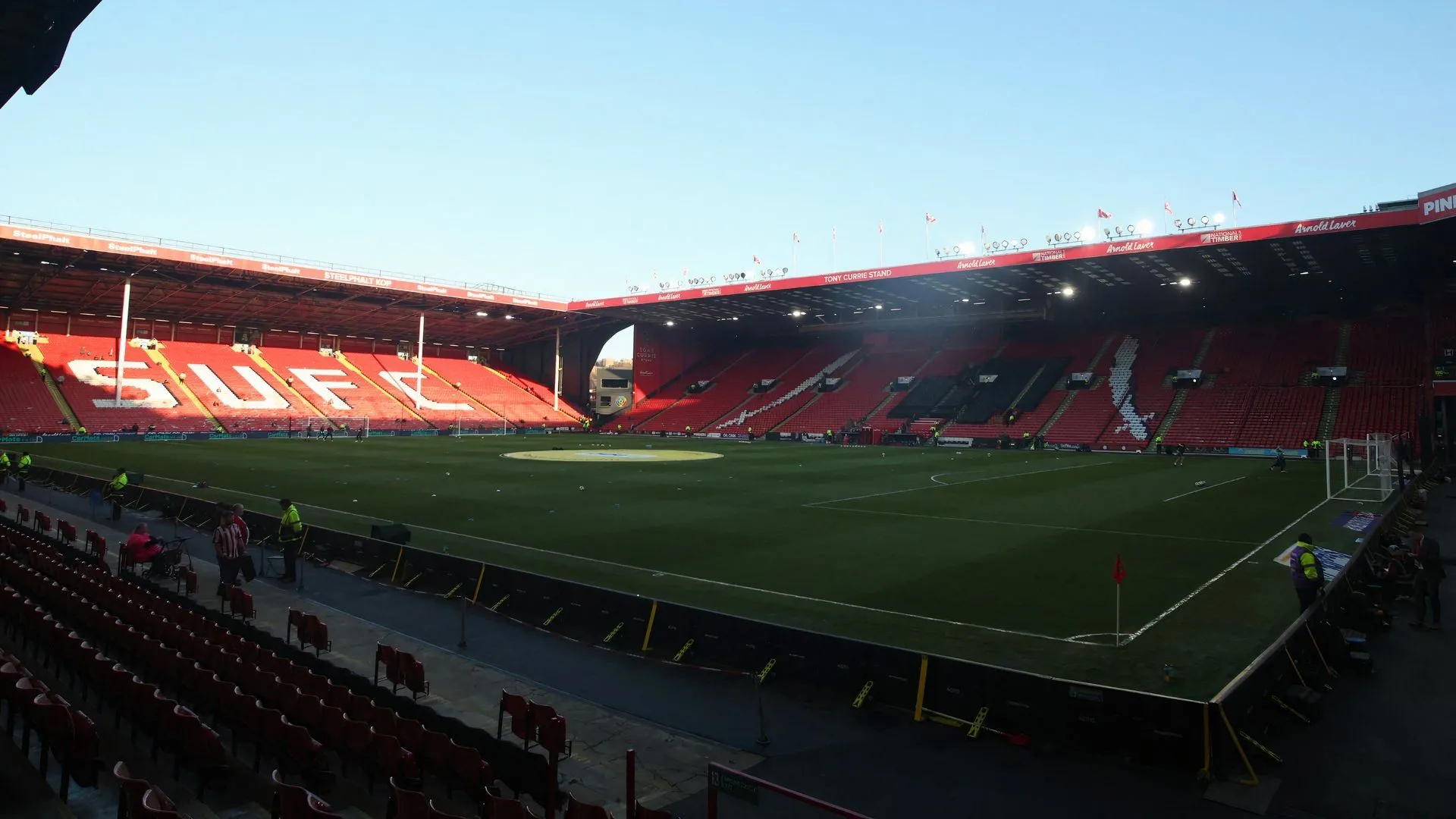 Sân vận động Bramall Lane, sân nhà của Sheffield United, nơi Ricky Holmes chuyển đến sau khi rời Charlton.