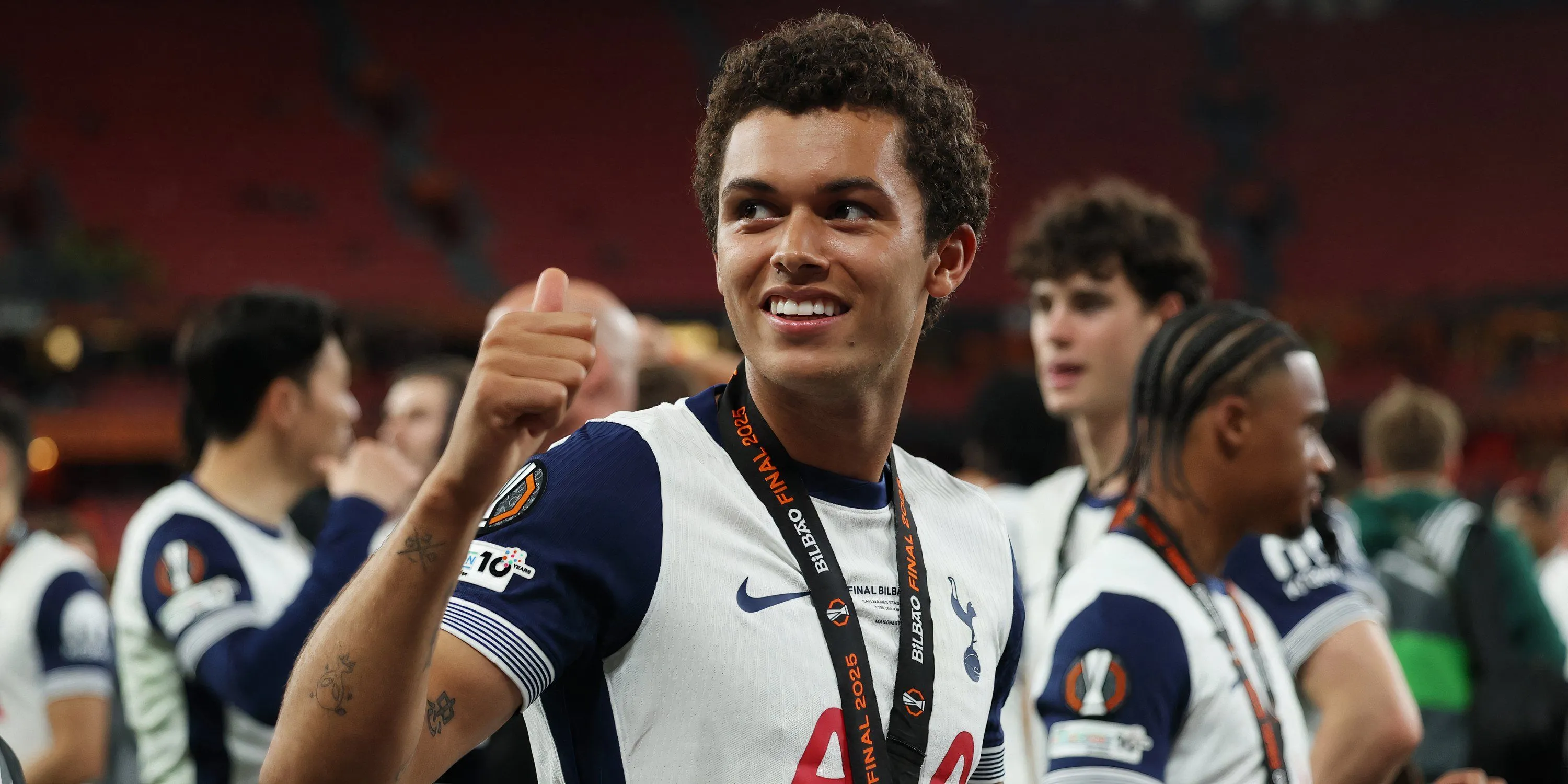 Brennan Johnson ăn mừng bàn thắng cho Tottenham, cầu thủ có thể tỏa sáng ở Champions League.