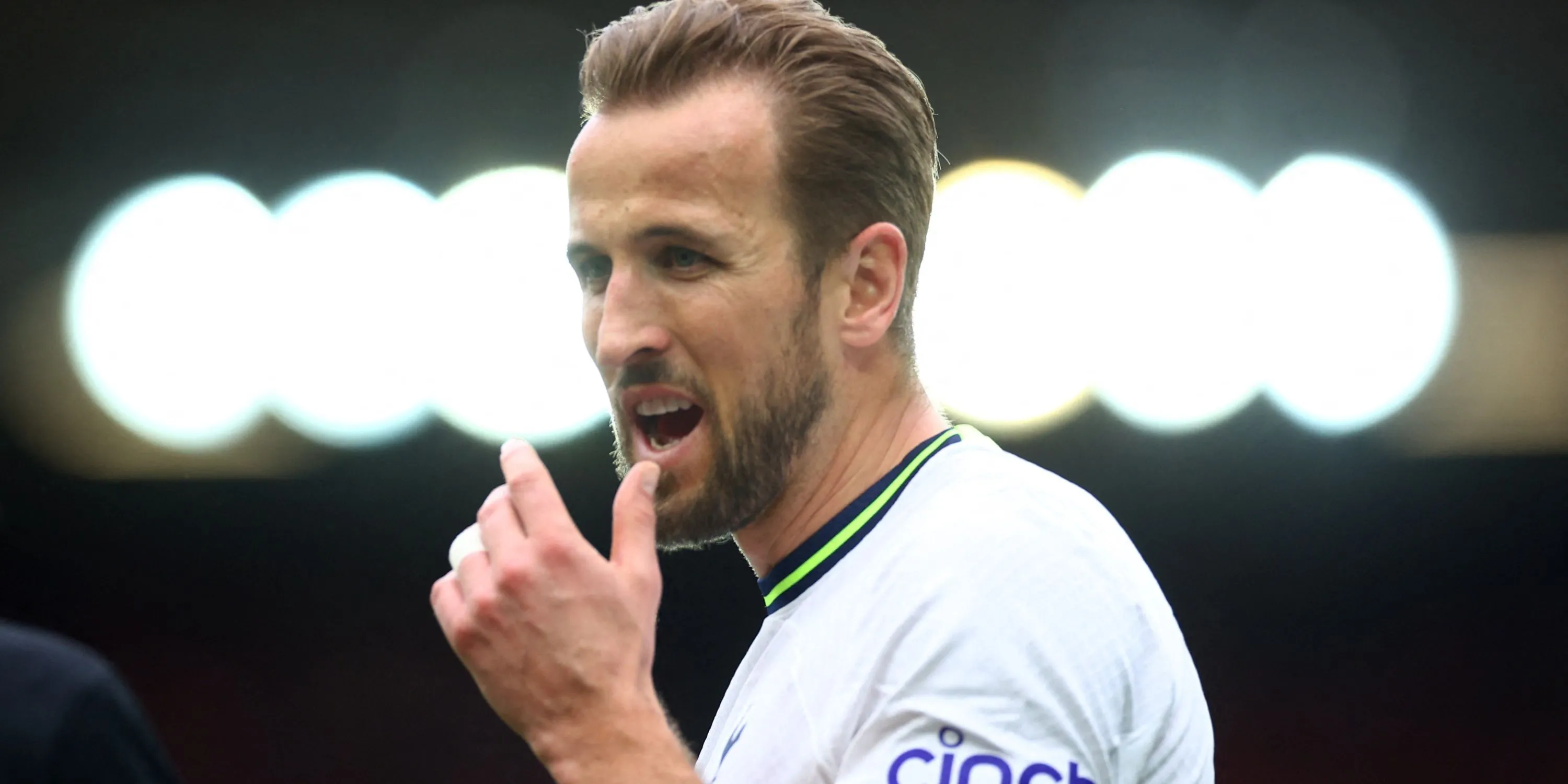 Harry Kane, tiền đạo chủ lực của Tottenham, trong bối cảnh đội bóng chuẩn bị cho Champions League.