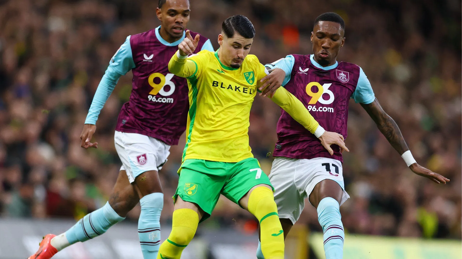 Borja Sainz trong màu áo Norwich City, cầu thủ chạy cánh có hiệu suất cao ở Championship trước khi chuyển sang Porto