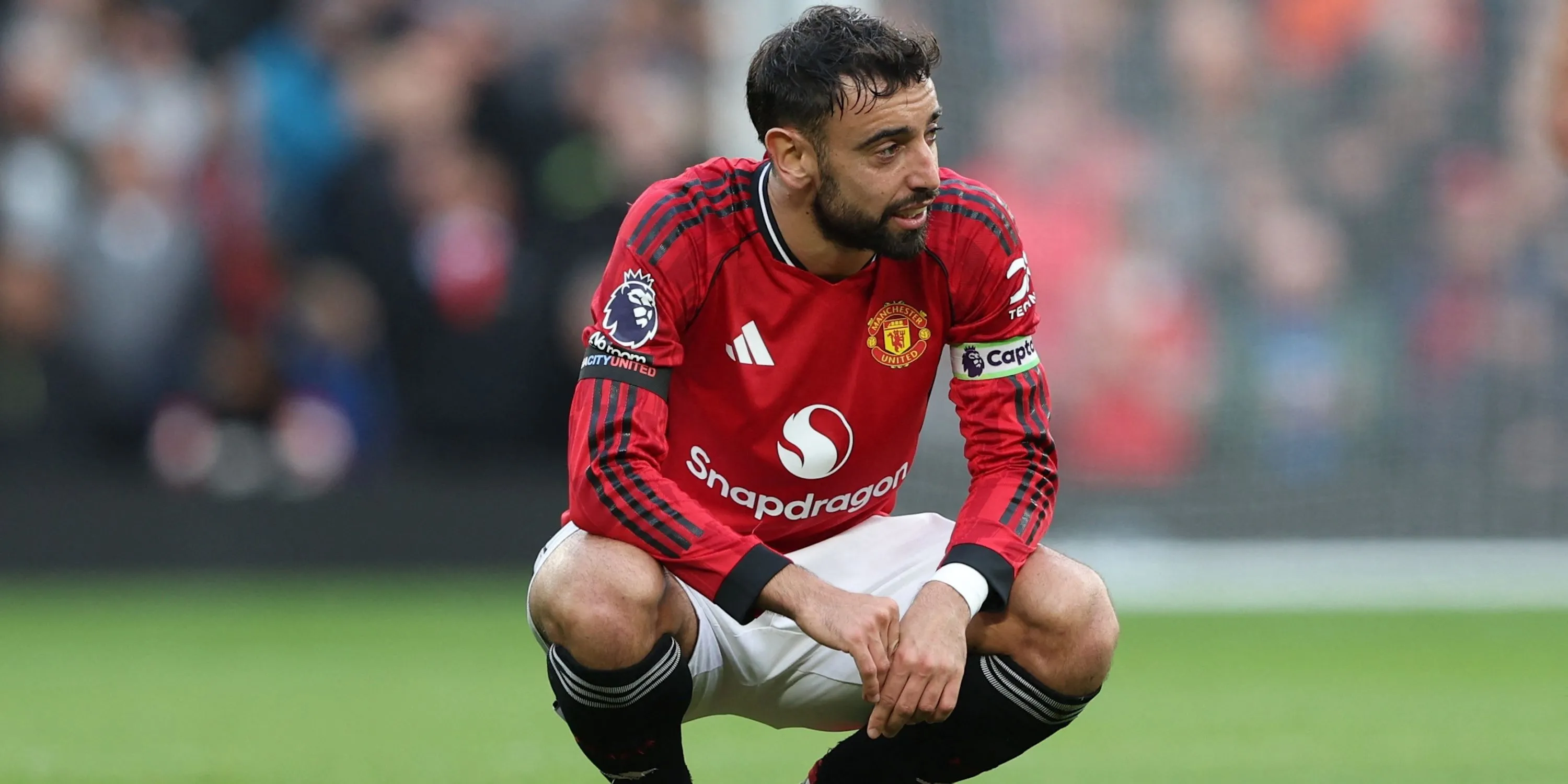 Bruno Fernandes phản ứng trên sân Old Trafford