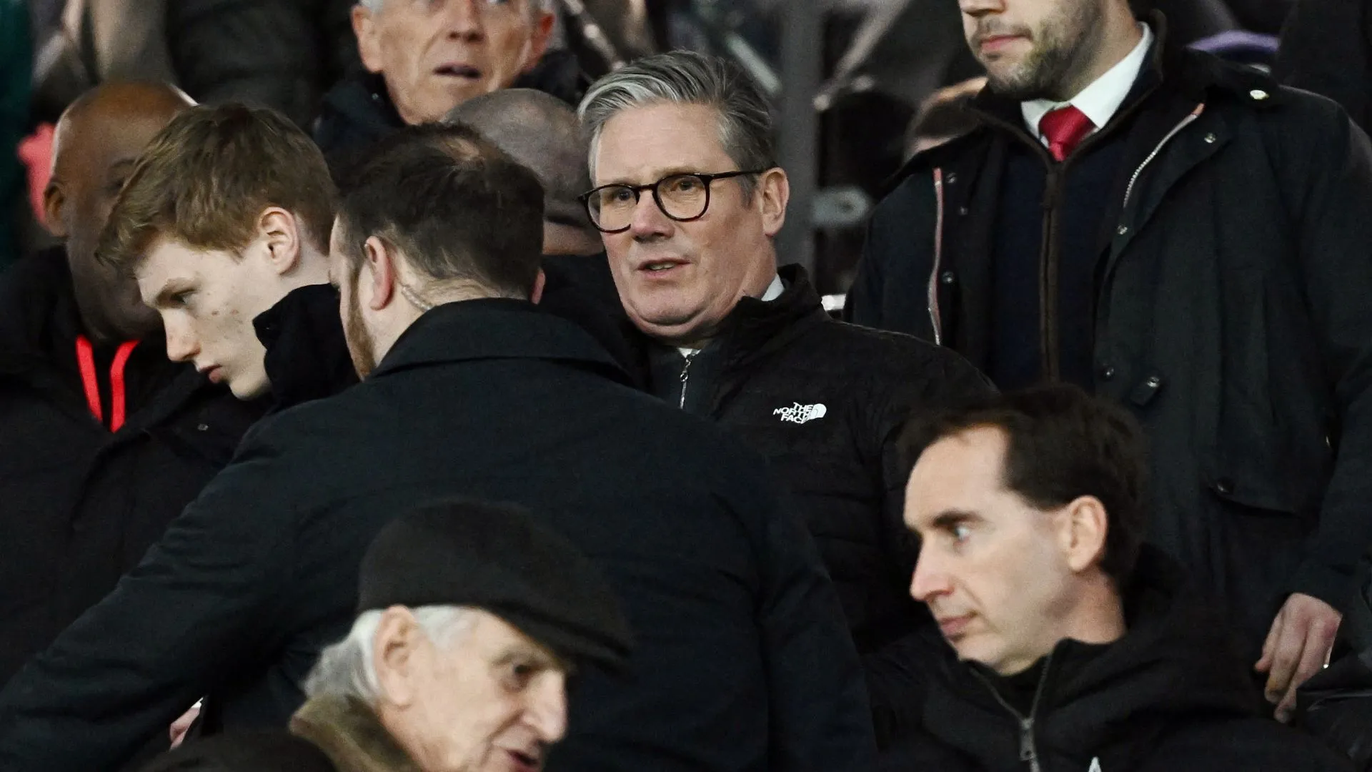 Cảnh sân Hillsborough và bầu không khí căng thẳng trước khủng hoảng tài chính của Sheffield Wednesday