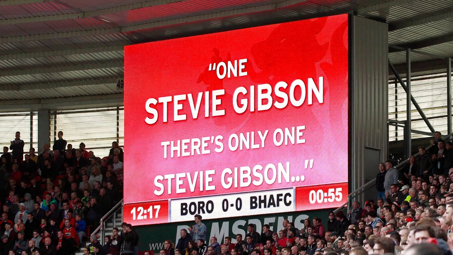 Cổ động viên Middlesbrough tri ân chủ tịch Steve Gibson