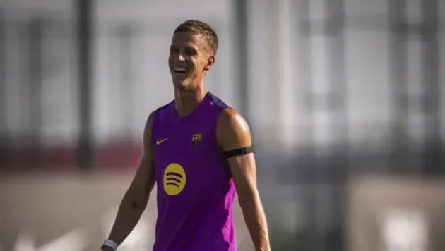 Dani Olmo trở lại tập luyện cùng Barcelona sau chấn thương bắp chân