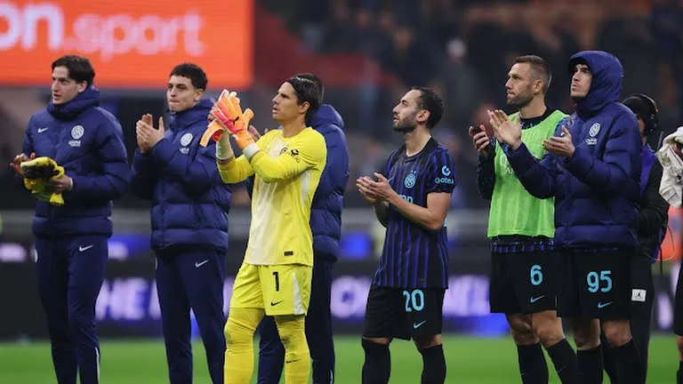 Inter kém đội đầu bảng 3 điểm sau chiến thắng 3-0