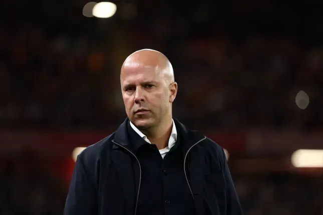 Ismaila Sarr ăn mừng sau khi ghi bàn vào lưới Liverpool, trận Crystal Palace thắng 3-0 ở Carabao Cup