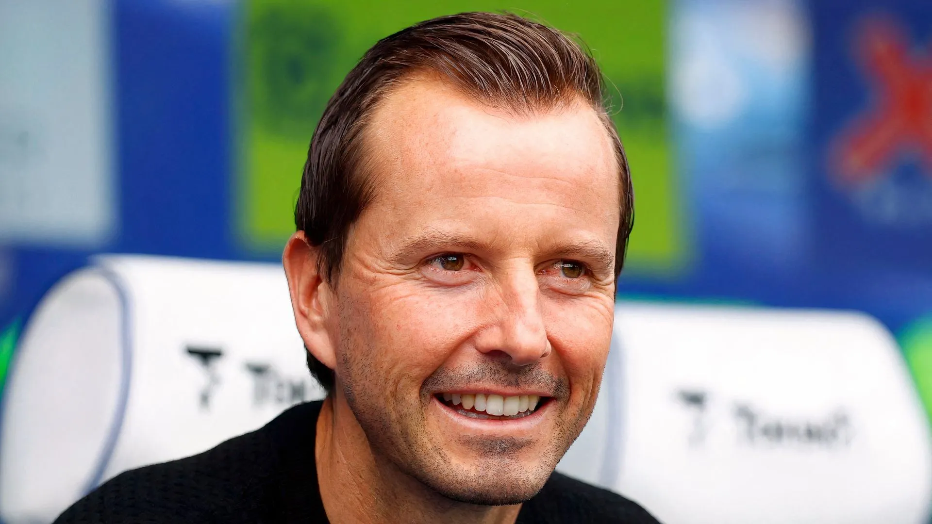 Julien Stephan chỉ đạo tập luyện trước trận QPR vs Ipswich tại Loftus Road