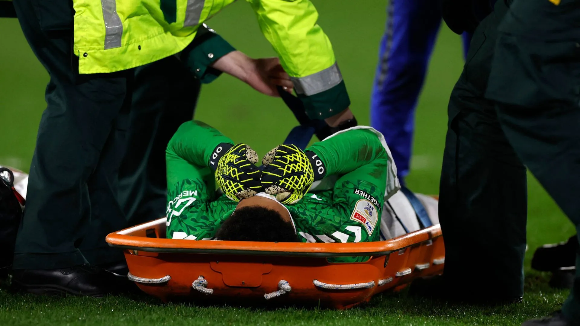 Oliver Dovin trước khi dính chấn thương ACL, ảnh trong màu áo Coventry
