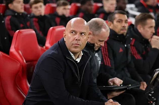 Arne Slot chịu nhiều áp lực sau trận thua Crystal Palace